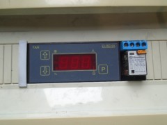 Elreha TAR 3810 regelaar in omkasting.